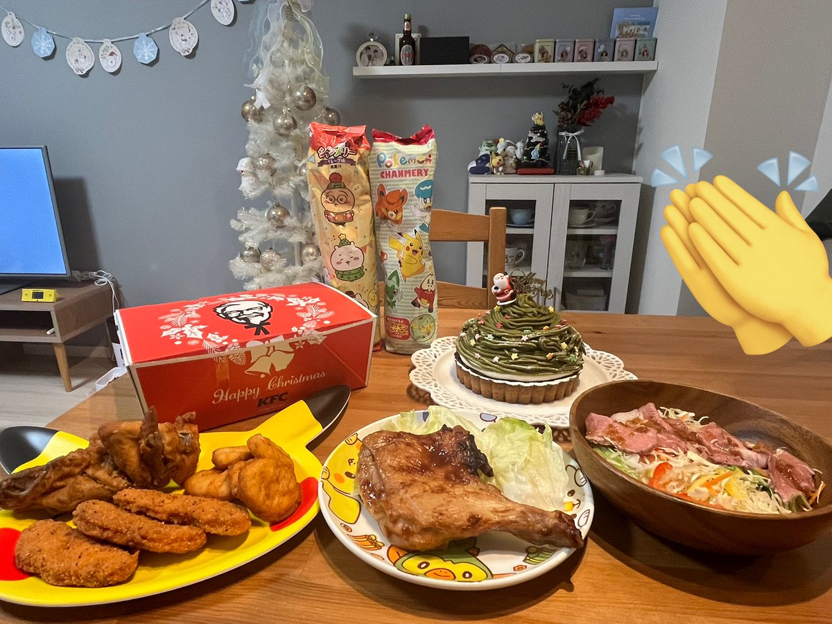 kanoon402's tweet photo. 🌟🎄Merry Xmas🌲🎅
今年はケンタッキー🍗🍗
モンブランタルトは手作り☺️絞りが失敗したああ〜〜😇 https://t.co/4gK0aUAwaa