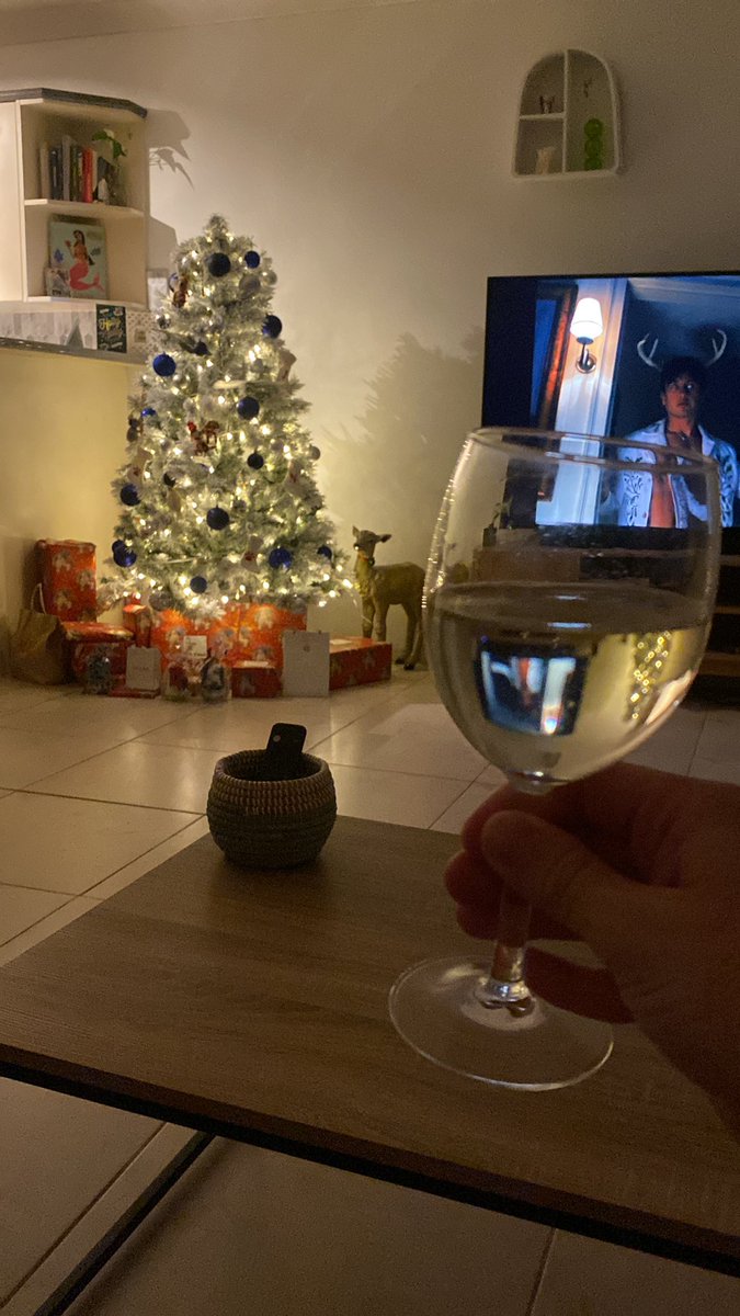 melodramabich's tweet photo. #WineForThought why can I never just be happy, I always gotta complain about something https://t.co/aD45qb8xh1