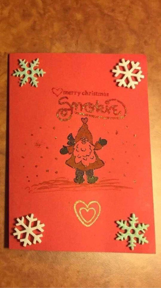 LottaMedling's tweet photo. Merry Christmas SMOKIE!😃🥳🤩😍👍💝🎑🎉🎼🎋🤶🎧🎅🏻❤️🎹🥁🎤🎸🍷💞🎄🎶🎁🎵💖🎆🎊@Smokie_music @MartinBullard @lsbullard @MickMcConnell64 @_petelincoln #StevePinnell  #smokiefan https://t.co/i5htF70vh2