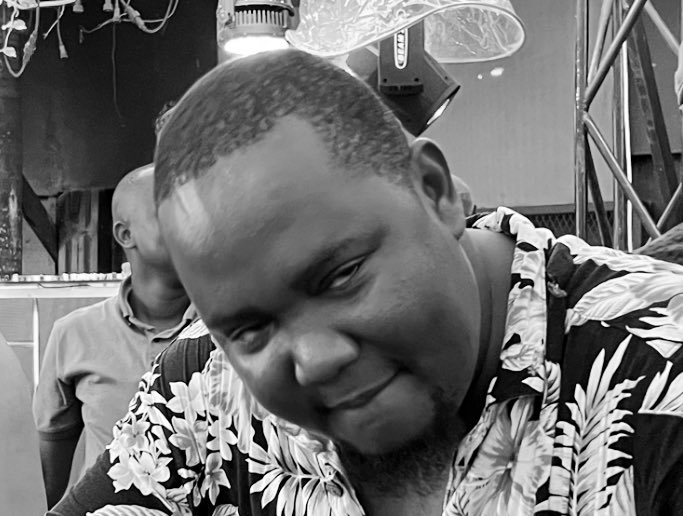 jkmnaro's tweet photo. Looking at @kidimbwiBeach Posted about Tonight’s Event ! after a #HEAVY night🥴 at #Tips
ME: Mnataka nn😣😂 https://t.co/2FSzw8WVt0
