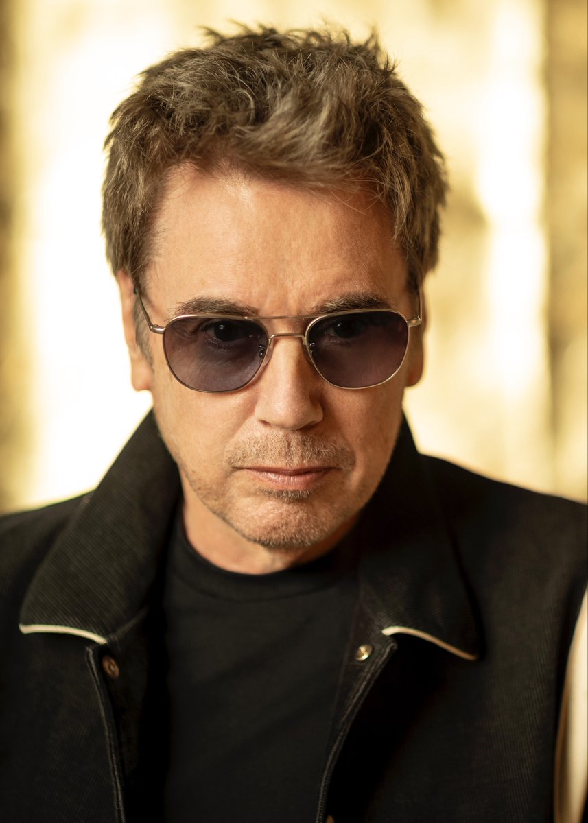 jeanmicheljarre's tweet image. Only one day left until VERSAILLES 400! For a full tutorial on how to enter the metaverse for the performance, visit my website jeanmicheljarre.com! @RTLFrance @VRROOM_world @W9 @stanlarroque @CVSpectacles #versailles400 #VirtualReality #electronicmusic #FrenchTech