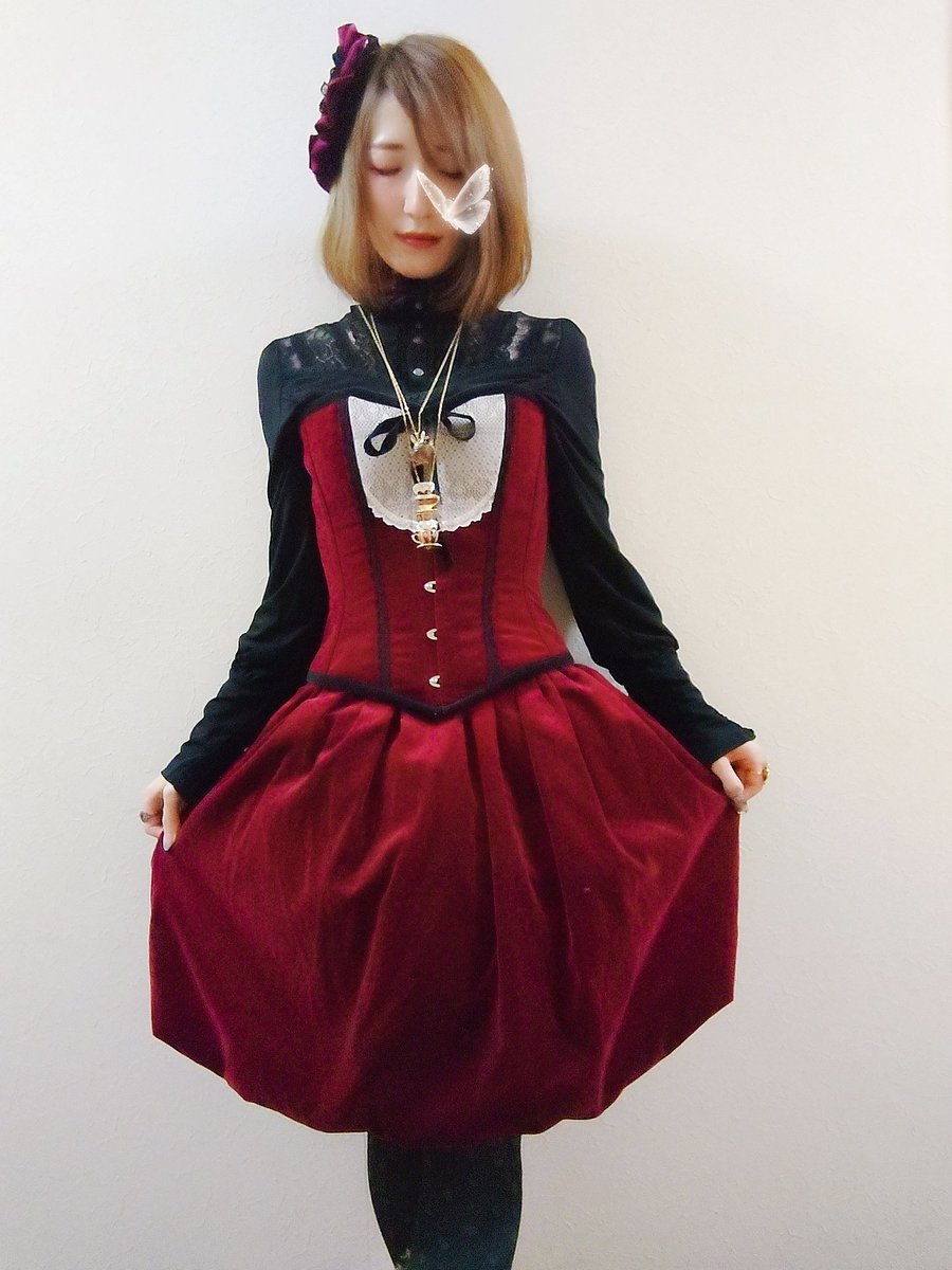 kinoharui_LILAC's tweet photo. 久々にアリス別珍着ました❤️❤️

お洋服＆バッグ #abilletage 様 #ozzon 様
キャノチェ #Reizend 様
アクセ #飴屋 様（#飴屋のネイルリング） #BELINDAbyM 様 #CIRQUE 様 #EULALIA 様 #JackPotofColor 様 #MichaelLisette 様
ブーツ #Victorianmaiden 様

#春依のお洋服 https://t.co/PhoZJPzvsr