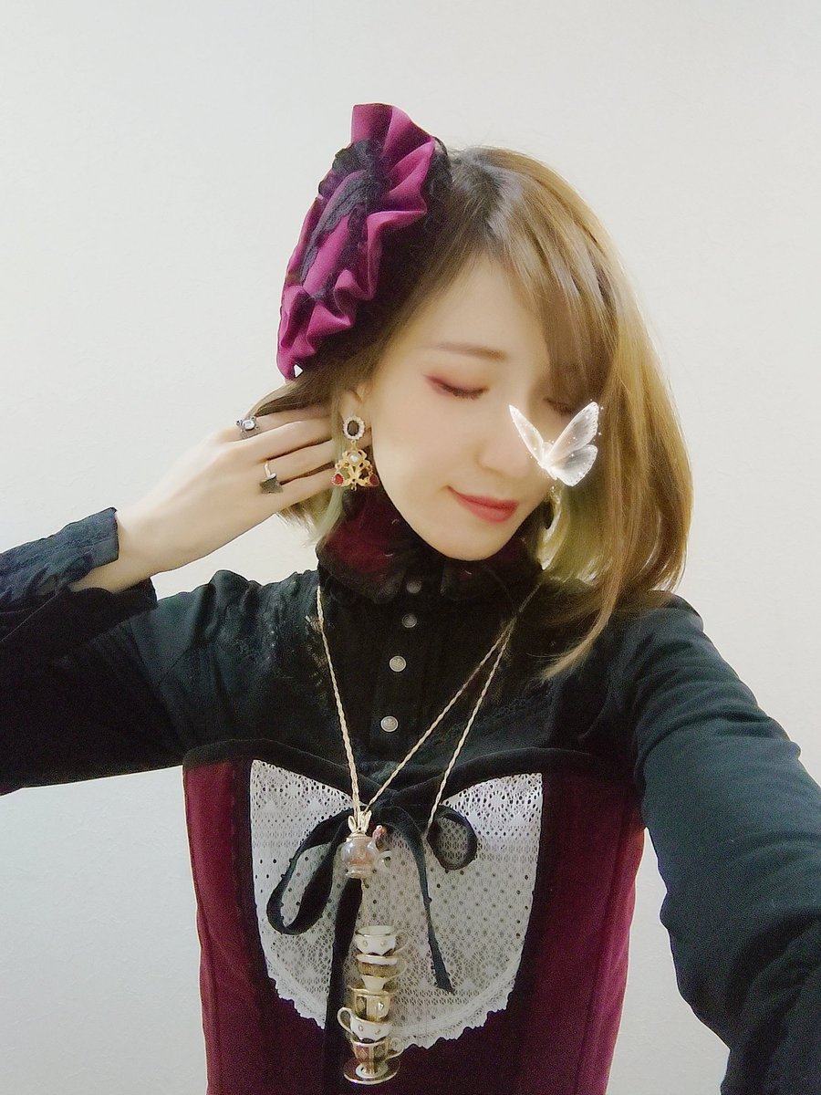 kinoharui_LILAC's tweet photo. 久々にアリス別珍着ました❤️❤️

お洋服＆バッグ #abilletage 様 #ozzon 様
キャノチェ #Reizend 様
アクセ #飴屋 様（#飴屋のネイルリング） #BELINDAbyM 様 #CIRQUE 様 #EULALIA 様 #JackPotofColor 様 #MichaelLisette 様
ブーツ #Victorianmaiden 様

#春依のお洋服 https://t.co/PhoZJPzvsr