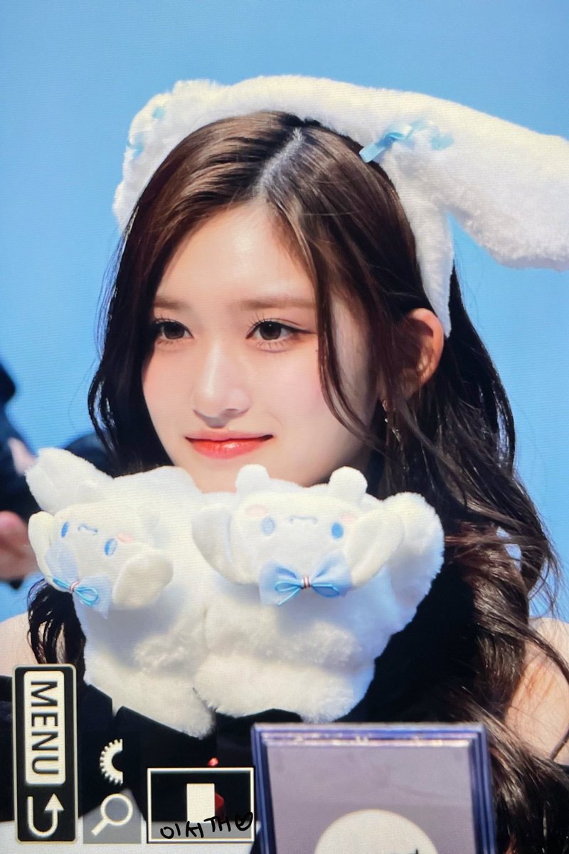 231224 프리뷰 시나모롤도 잘 어울린다 
#IVE #아이브 #アイヴ #이서 #LEESEO #李瑞 #イソ #이현서