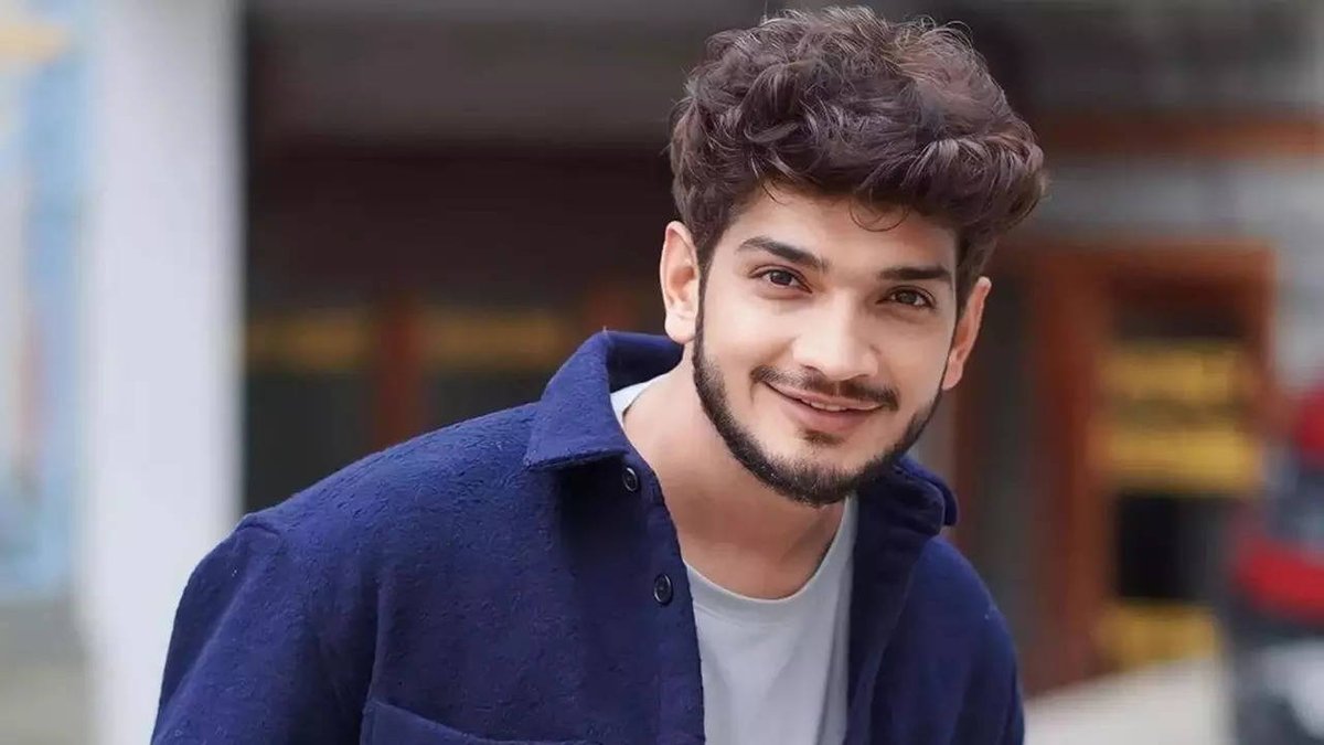 TheKhabriTweets's tweet photo. Week 10 Popularity Poll #BiggBoss

Retweet and Like if you support #MunawarFaruqui https://t.co/ZeRLJox9fu