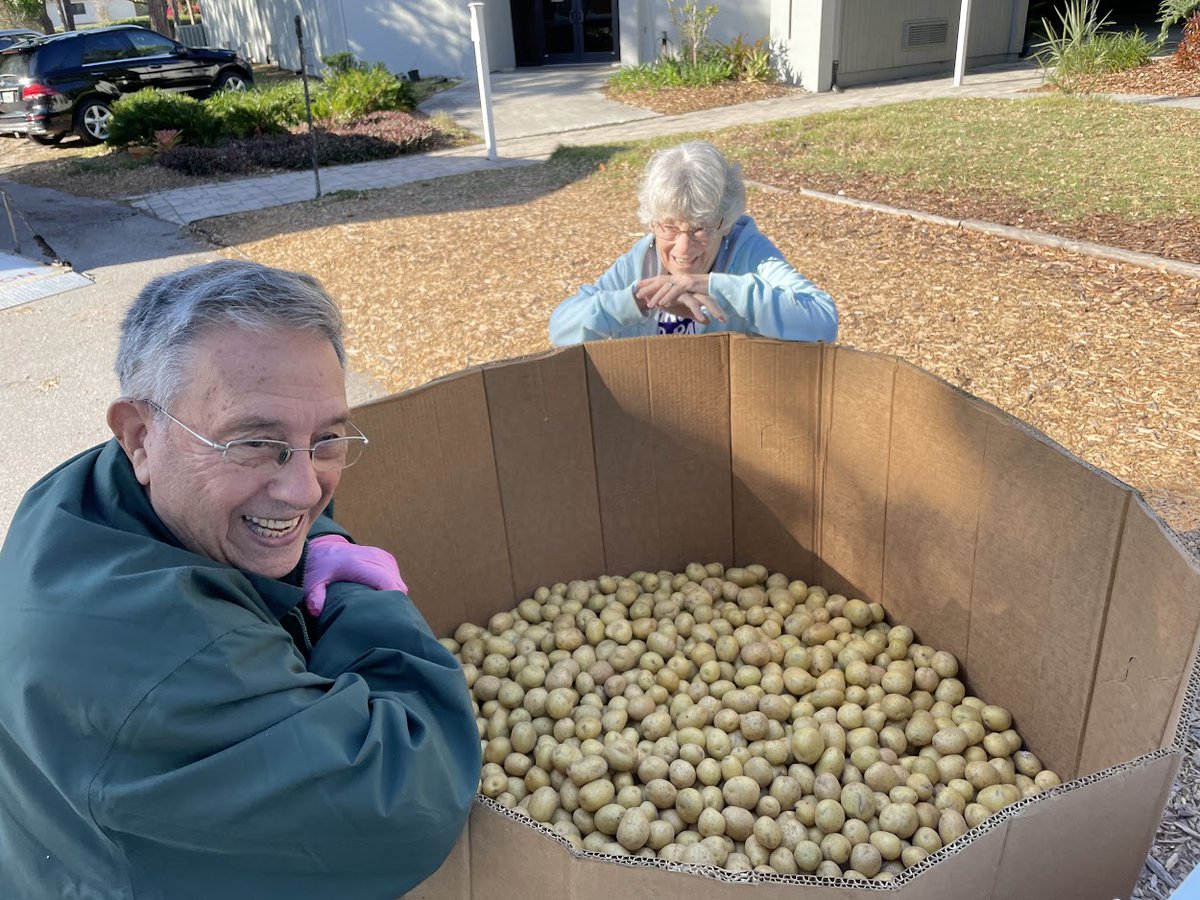CommunityFoodPantry tweet media