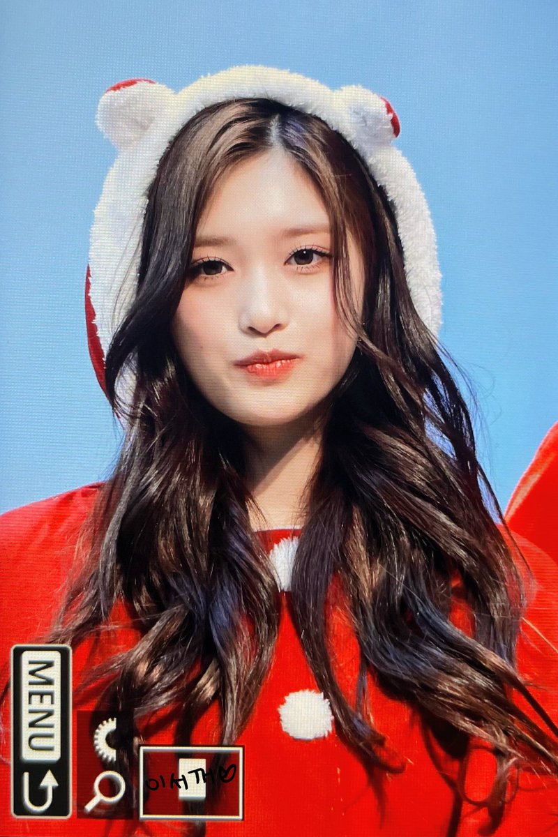 231224 메리 크리스마스 이서야 🫶
#IVE #아이브 #アイヴ #이서 #LEESEO #李瑞 #イソ #이현서