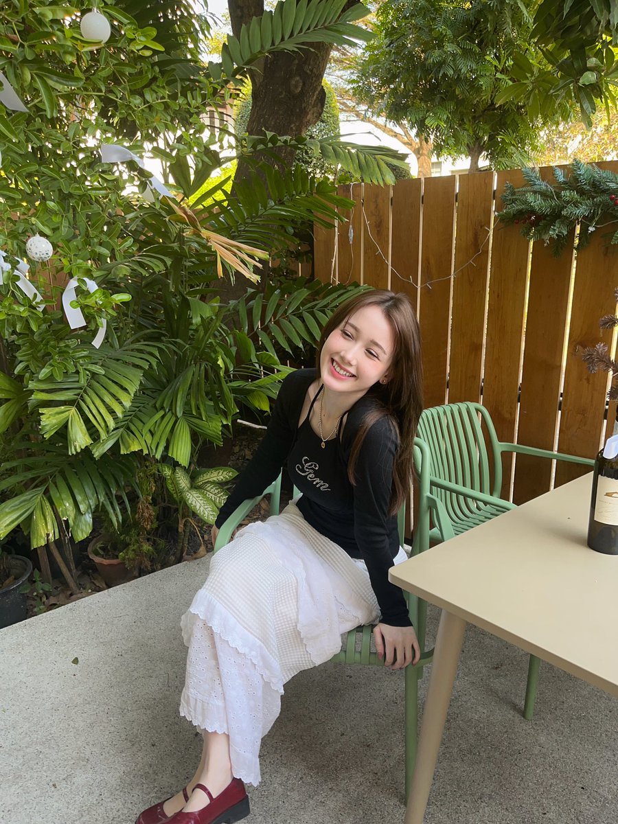 yolochari's tweet photo. คริสต์มาสอีฟ Christmas eve!🎄♥️ #bXdCHARI https://t.co/AOyuCQtr2s
