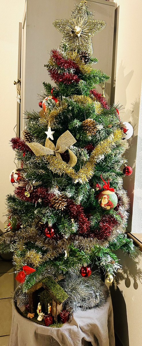 DARRIGADE's tweet photo. 🎄 Très belles fêtes de Noël 🎅 à toutes et à tous. Profitez bien de ce temps où l’on aime à être ensemble et partager. 💫 #famille #fetes2023 #cadeaux https://t.co/v4JTjfolqe