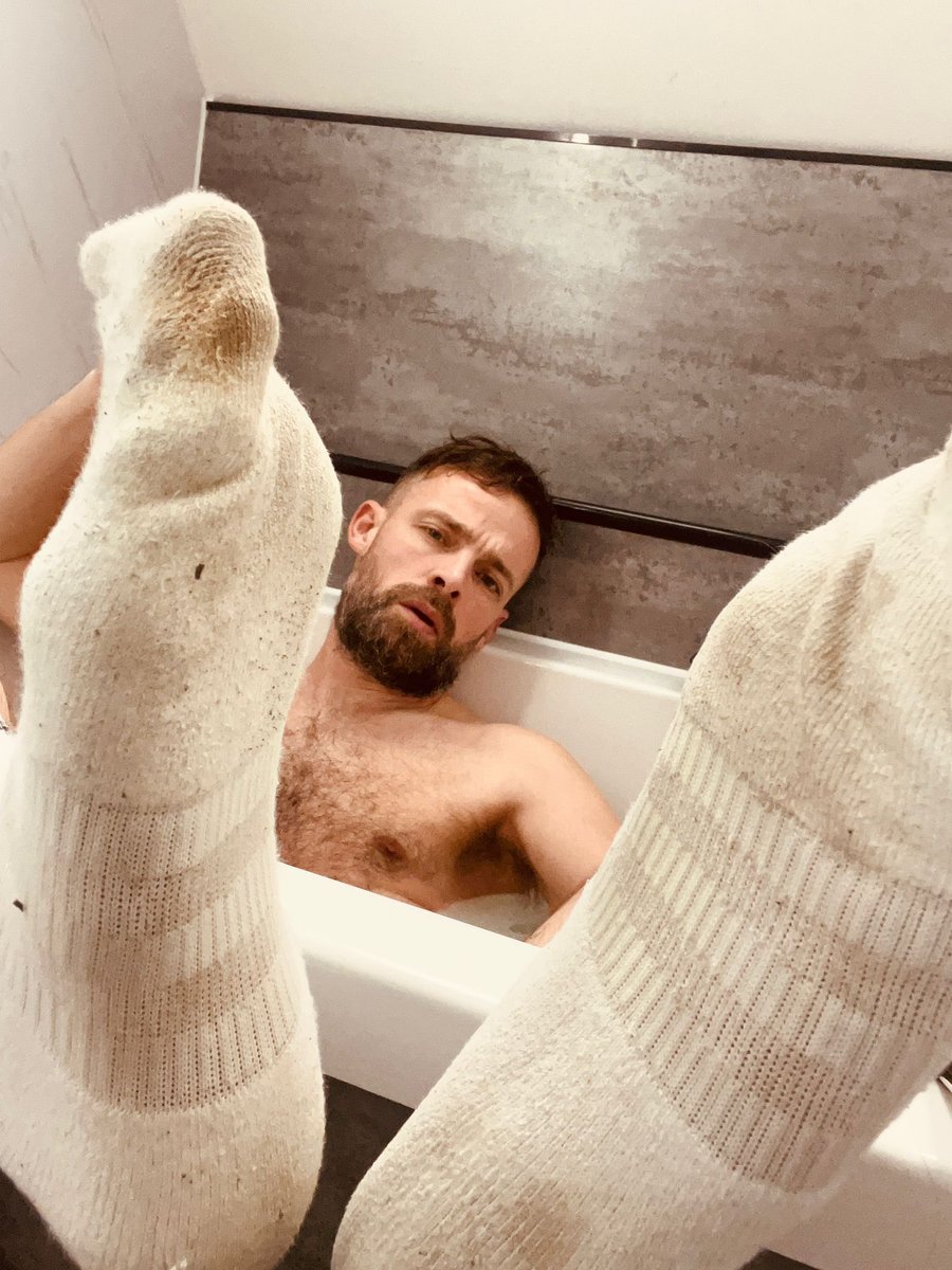 The_Alpha_Alex's tweet photo. It’s my birthday… and I’ll drain if I want to. Serious piggies only in the DMs today 😈 #findom #FinDom #paypig #cashmaster https://t.co/qQ6vu4buL6