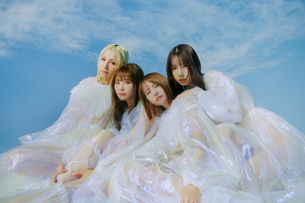 scandal_band's tweet photo. ㊗️重大発表①
／
11枚目となるNew Album「LUMINOUS」を
2024年3月20日(水)にリリース！
＼
形態、ご予約方法によって豪華な特典がいっぱい！
本日20:00から予約スタート！💿
ぜひチェックしてみてください！

▽予約特設サイト
https://t.co/OCo3urHkDz

#SCANDAL_LUMINOUS https://t.co/3p2pbNXmzq