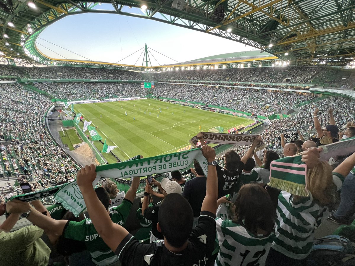 RemcoSpierings's tweet photo. @DannyLast Sporting Lisbon https://t.co/Qvo27U1P8H