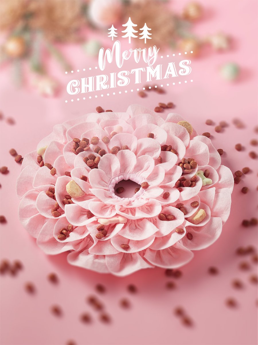 PetDreamHouse's tweet image. Sniff out Santa’s treats with our #SnuffleMat. Perfect for pets to explore this #Christmas! 🎄 #PetDreamHouse