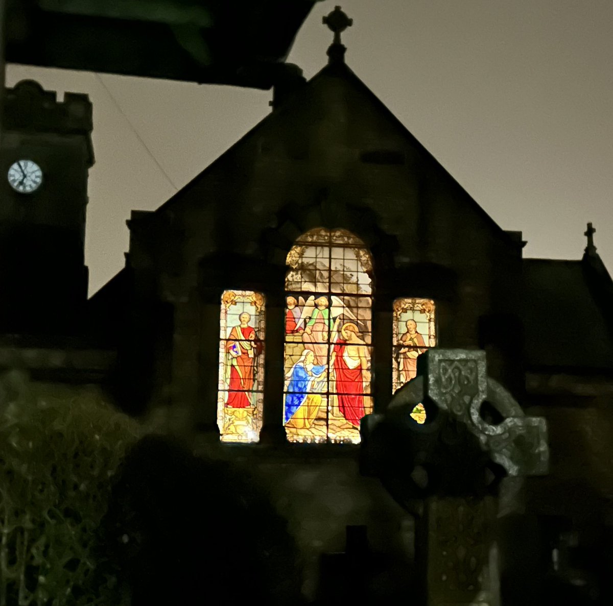 andyb066's tweet photo. Some religious imagery standing out brightly against a dark early morning background #dogwalk #walkingpunks @runningpunks #runningpunks https://t.co/hGMDJ0UUVX