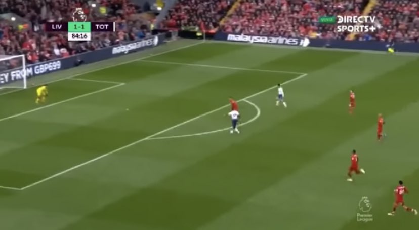 AFC_Fazeel's tweet photo. “Wow Van Dijk is so smart” 
                    Vs
“What did Rice even do?” https://t.co/hmOY4S3NGB