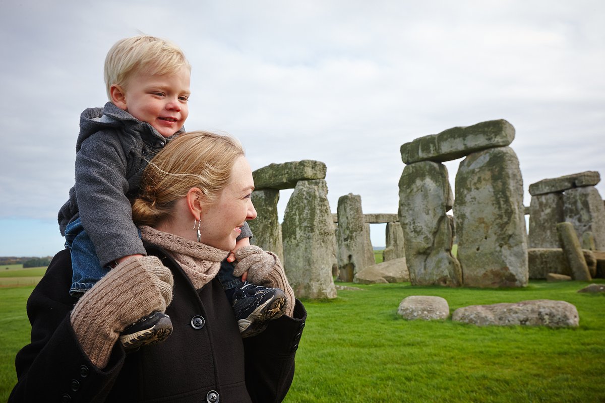 Wrap up warm for a memorable day out at Stonehenge this winter. We’re closed tomorrow for Christmas Day, but will open daily from Boxing Day. Opening hours are 9.30am-5pm (last admission at 3pm). Plan your visit ➡️ bit.ly/3BLSUY5