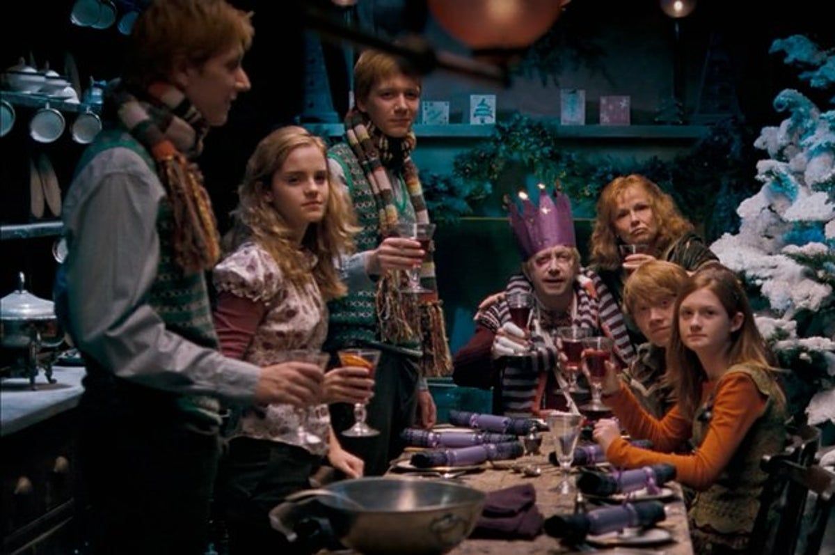 Merry Christmas, everyone! Here at MuggleNet, we wish you peace and joyful times spent with your loved ones! May the star shine as bright as Lumos Maxima!
