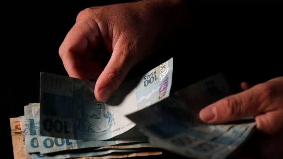 Metropoles's tweet photo. ➡️ GDF reverte “pindaíba” e arrecadação volta a subir. Veja números
Entre janeiro e novembro de 2023, o GDF arrecadou R$ 19,88 bilhões em impostos, R$ 180 mi a mais do que registrado no mesmo período de 2022
Leia na coluna #GrandeAngular: https://t.co/GDWBVORuYn https://t.co/yqVnJ5a8Bh