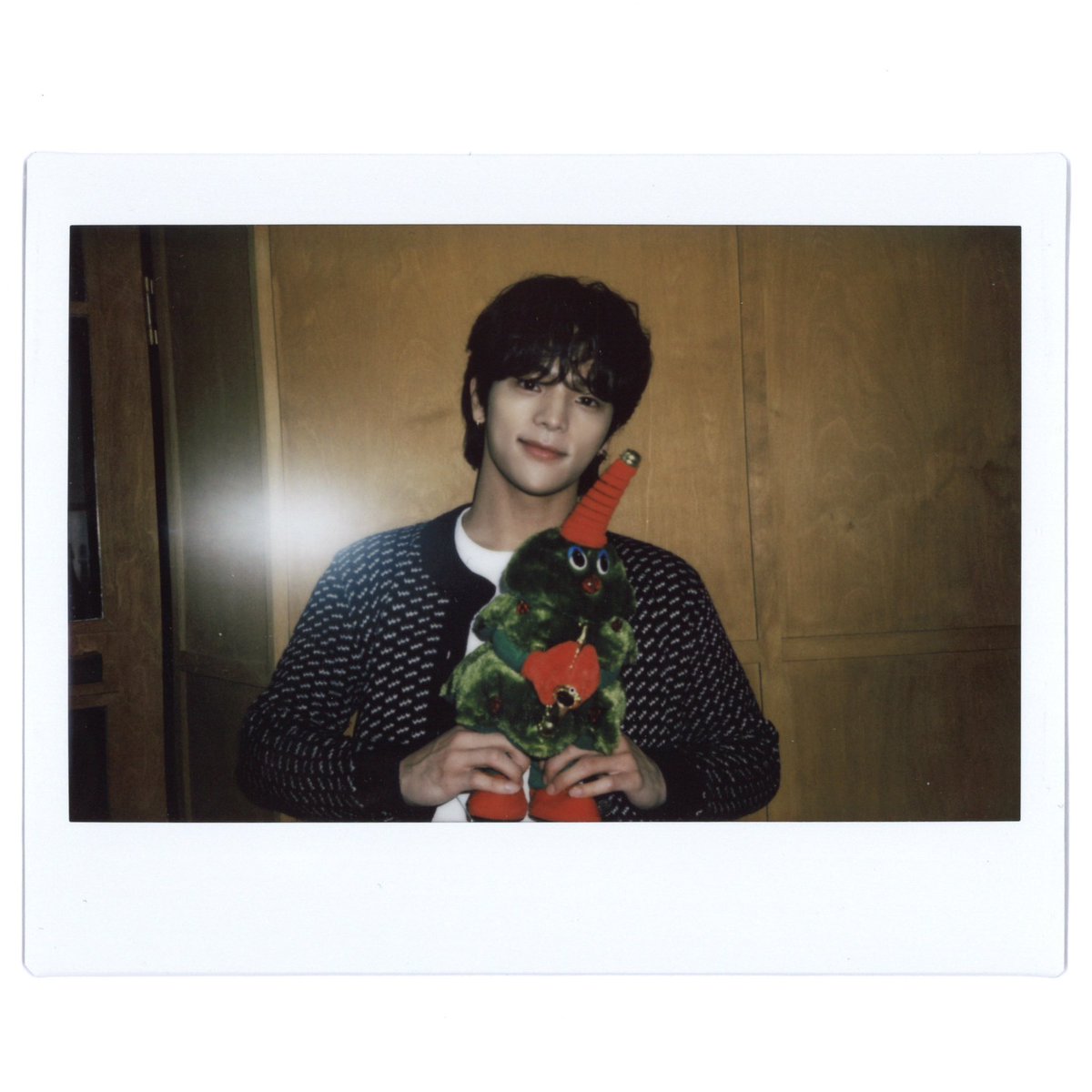woooojinn's tweet photo. #Christmas is coming🎄🧸🎁❤️🌠✨
#KIMWOOJIN #김우진 https://t.co/lObJiGzT0W