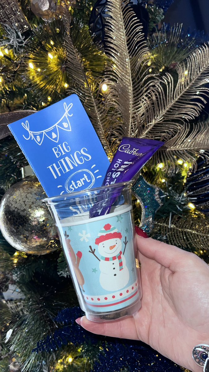 A beautiful homemade Christmas thank you for our <a href="/BarnsleySamari1/">Barnsley Samaritans</a> volunteers - Big things do start small, if you think you’ve got what it takes to join our Samaritan family then get in touch 

116 123 | jo@samaritans.org 

💚