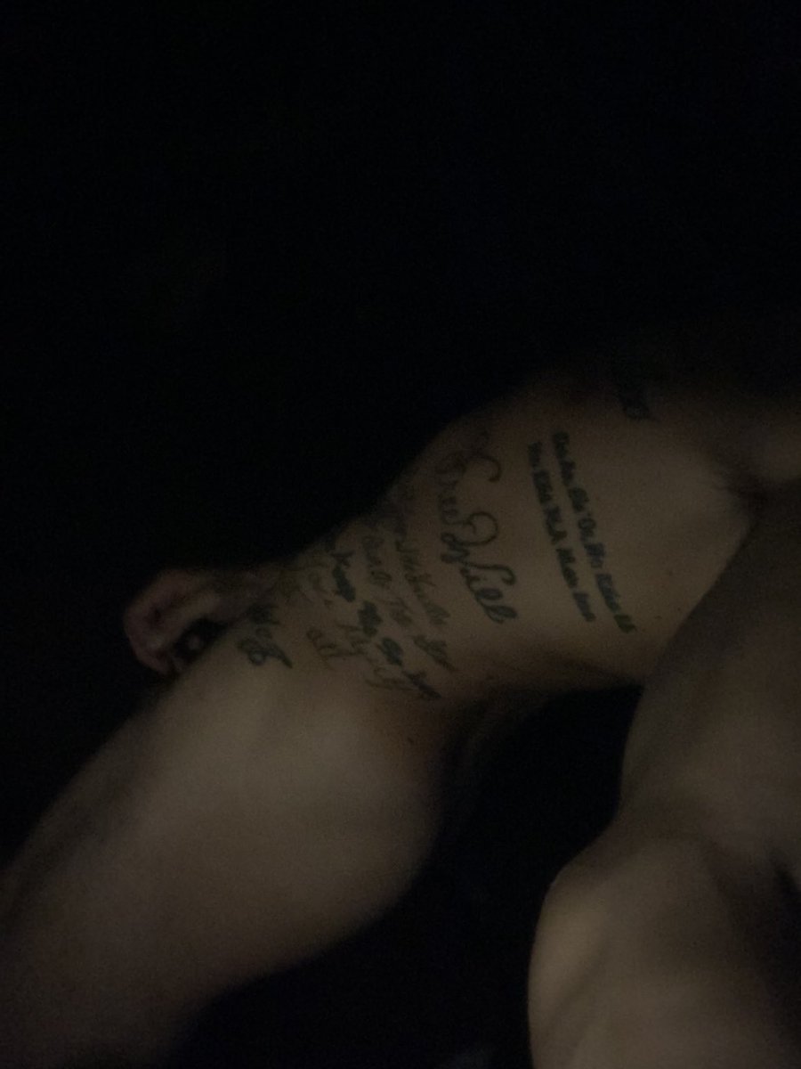 XanderAny's tweet photo. Honestly, Lighting is everything https://t.co/GkAERloMS5