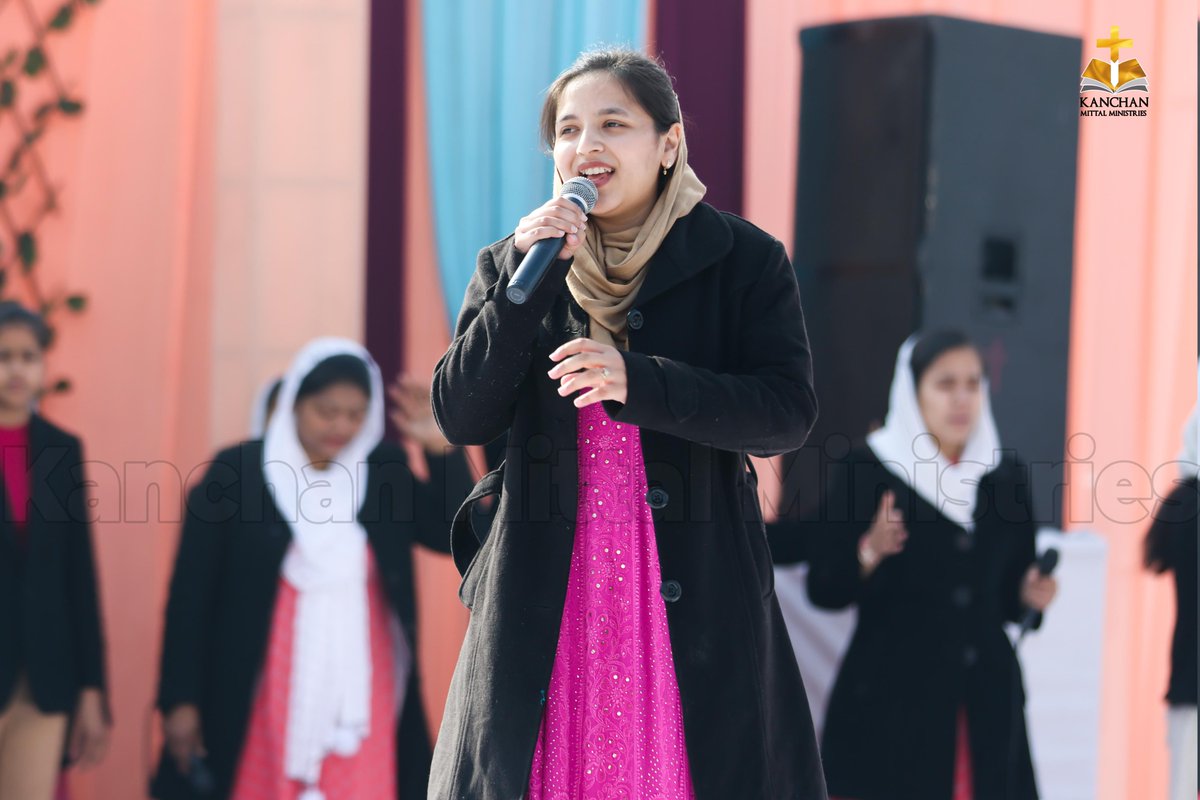 pastorkanchan's tweet image. 🔥𝐀𝐧𝐨𝐢𝐧𝐭𝐢𝐧𝐠 𝐎𝐢𝐥 || 𝐒𝐮𝐧𝐝𝐚𝐲 𝐒𝐞𝐫𝐯𝐢𝐜𝐞 

Pastor Prachi Mittal has been increasing the faith of the church so that they too can receive their great testimonies in today's mega anointing oil service.

#KanchanMittalMinistries #PastorPrachiMittal #KMMLive