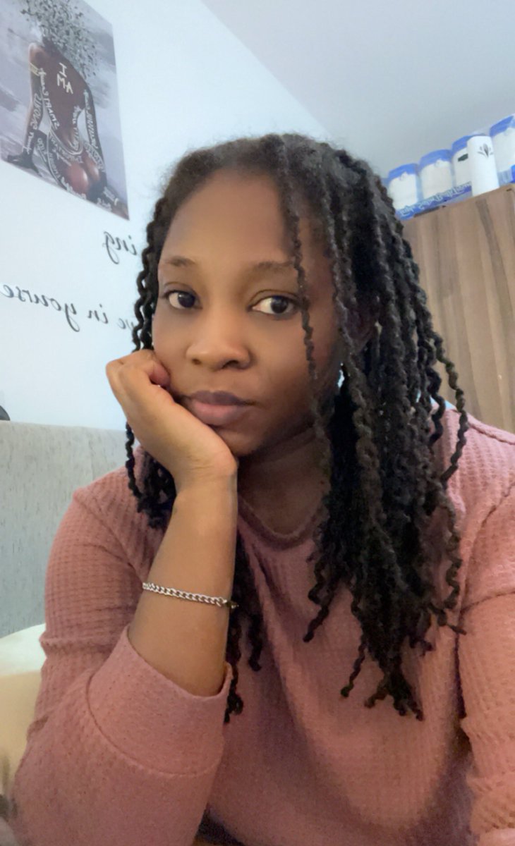 ReinaYogi's tweet photo. I love them curls but this needs to get washed.
4 years loc.
Drop your loc pics under this
#loc #dreads #naturalhair #naturallocs https://t.co/7MJ9MA0e7X