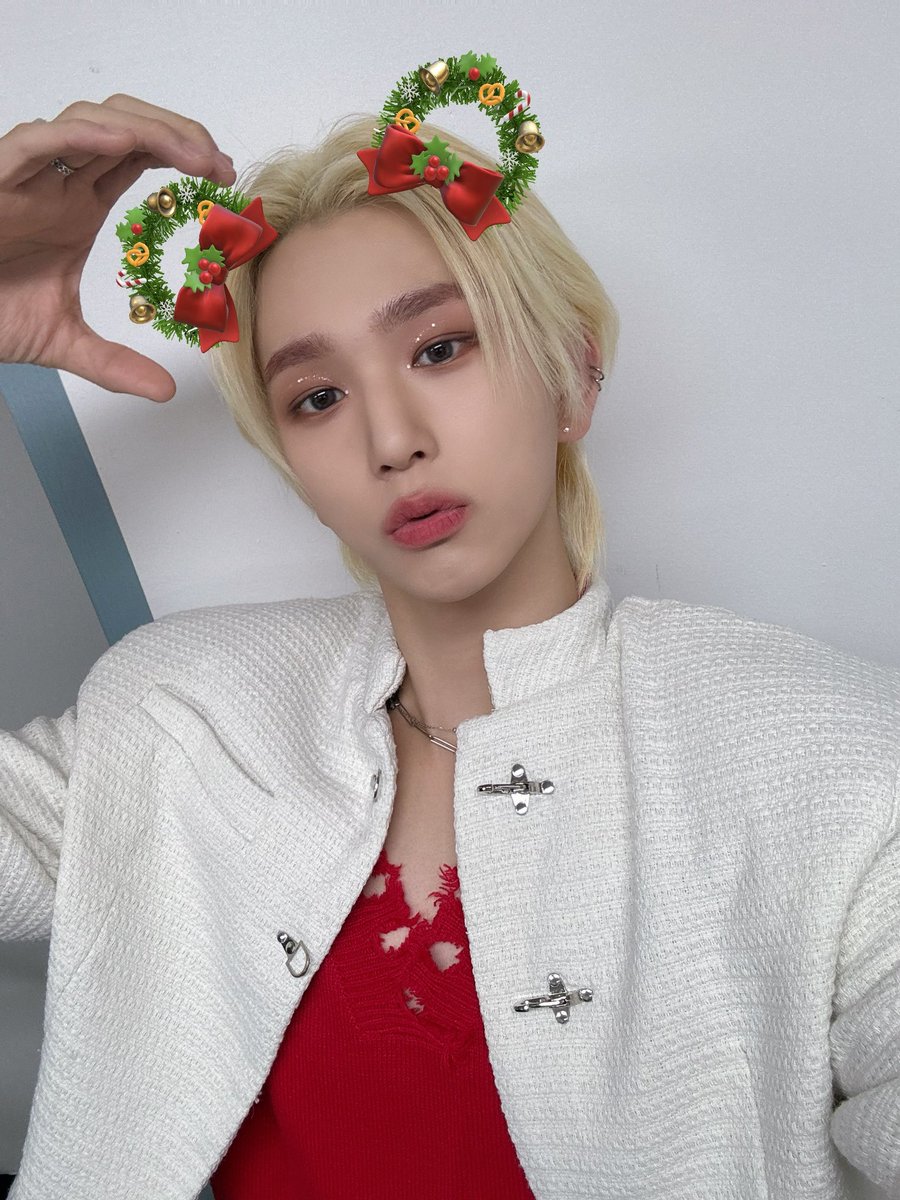 the_EPEX's tweet photo. [🎁]
[띵동🔔 선물 왔습니다!] 

𝑬𝑷𝑬𝑿 (𝑪𝒉𝒓𝒊𝒔𝒕𝒎𝒂𝒔 𝒗𝒆𝒓.)
𝒁𝑬𝑵𝑰𝑻𝑯, 𝑯𝒂𝒑𝒑𝒚 𝑯𝒐𝒍𝒊𝒅𝒂𝒚! 🎄❄️

#EPEX #이펙스 #Eight_Apex #위시  #금동현 #뮤 #아민 #백승 #에이든 #예왕 #제프 #2023크리스마스 #크리스마스 #Christmas https://t.co/zWCuanQUku
