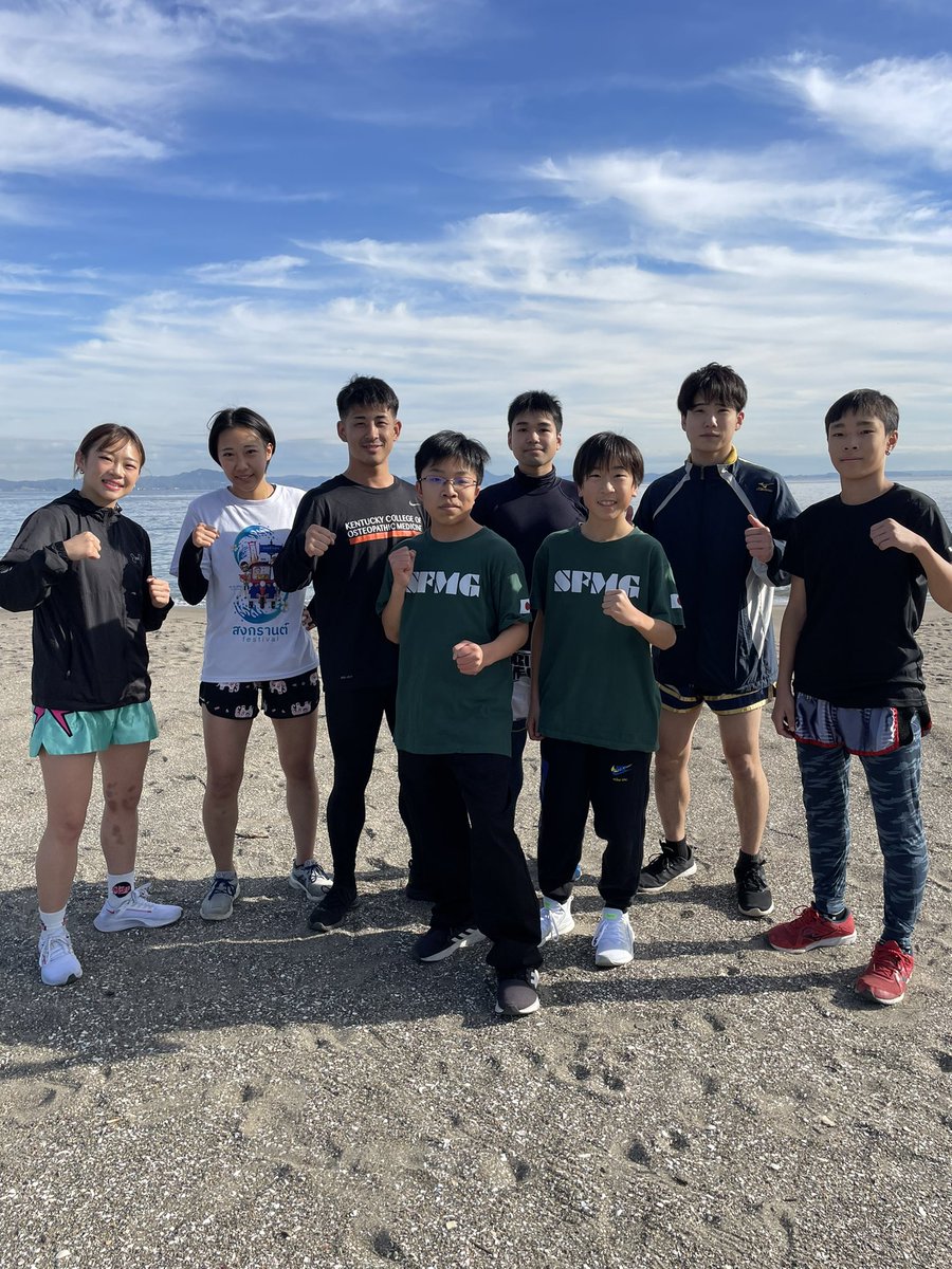 sfmgmiurabeach's tweet photo. 尚武会八王子本部からプロ・アマの選手が来てくれて一緒に海ランと練習楽しかったー！
#三浦市 #尚武会 #尚武会フジワラムエタイジム #maxmuaythai #藤原乃愛 https://t.co/XZ77G9txET