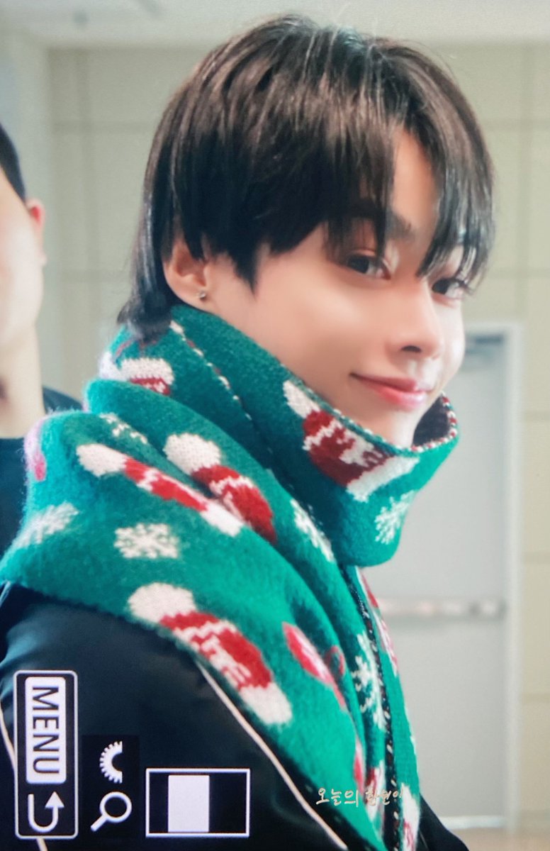 OnlyOne_HB's tweet photo. 𝐏𝐫𝐞𝐯𝐢𝐞𝐰˚
231224 한국에도착하자마자겨울왕자나타남 

#템페스트 #TEMPEST #냥이뷰 
#한빈 #HANBIN #오늘의한빈이 https://t.co/MRhAJhviQ0
