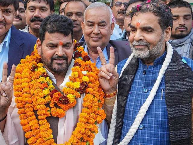 Sachin_Mor_001 (@sachinmor0011) on Twitter photo धरा रह गया दबदबा 😂
खेल मंत्रालय के फैसले का हम स्वागत करते है और उम्मीद करते हैं देश का मान बढ़ाने वाली बेटियों को न्याय मिलेगा। <a href="/BajrangPunia/">Bajrang Punia 🇮🇳</a>
#SakshiMalik #खेल_मंत्रालय
x.com/i/spaces/1ypJd… धरा रह गया दबदबा 😂
खेल मंत्रालय के फैसले का हम स्वागत करते है और उम्मीद करते हैं देश का मान बढ़ाने वाली बेटियों को न्याय मिलेगा। <a href="/BajrangPunia/">Bajrang Punia 🇮🇳</a>
#SakshiMalik #खेल_मंत्रालय
x.com/i/spaces/1ypJd…