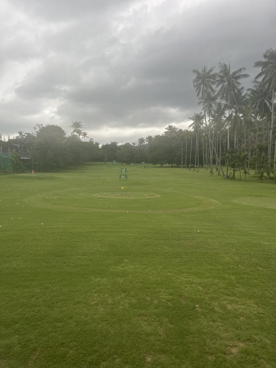 Foothill Driving Range 🇹🇭 Koh Samui 

$2 Chang Beers 🍺 and Karoke 🎶