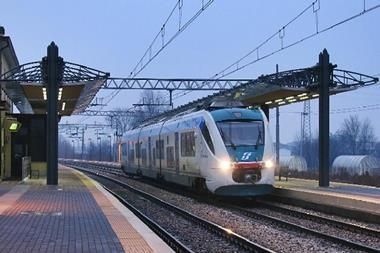 SaveATrain's tweet photo. Wake up early   - https://t.co/NJeUtcOKHi #passengerservices #trains #resume #trainlines #piemonte #italy #italia https://t.co/RNcth7gM7G