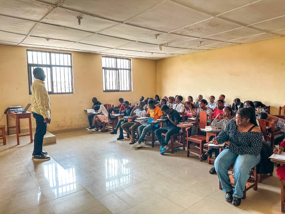 DemnetDRC's tweet photo. #Goma: en marge des élections, nous avons échangé avec les jeunes des organisations de la société civile et les étudiants sur l’apaisement de la période post électorale en #RDC et la redevabilite des élus. @UMassBoston @WoduNkasi @CongoSauti @USAmbDRC https://t.co/2hEF85Mk7M