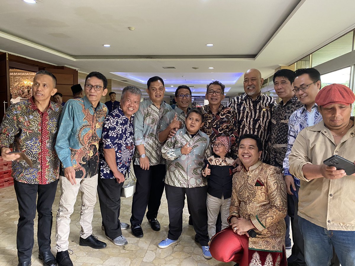 jarwokuat's tweet photo. Gerrr #kondangan #paski https://t.co/tVO8A1wkEH
