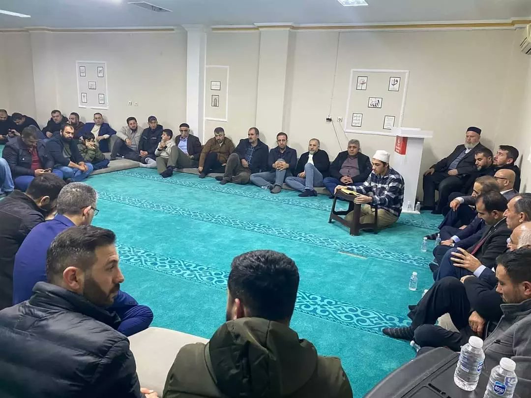 RPArnavutkoy's tweet photo. İlçe başkanımız Abdurrezzak Ilbeyi bey'in öncülüğü İl Başkan yardımcımız Yasin Tosun bey'in katılımıyla Yunus Emre Mahallemizde vatandaşlarımız ile bir araya geldik. 
Arnavutköy'de Yeniden Refah Partisi https://t.co/hO9isP6c6r