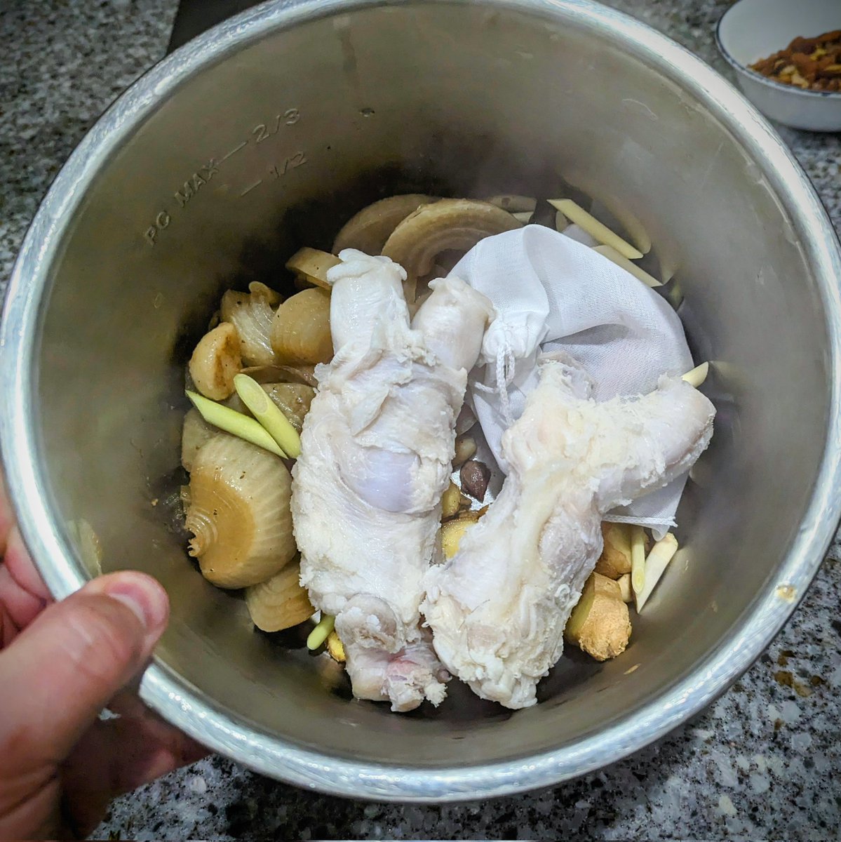 gabegundy's tweet photo. @AaronGundy Oh, it's on. #beeftendon (super hoppin' hashtag, btw) https://t.co/YmisG1pZb2