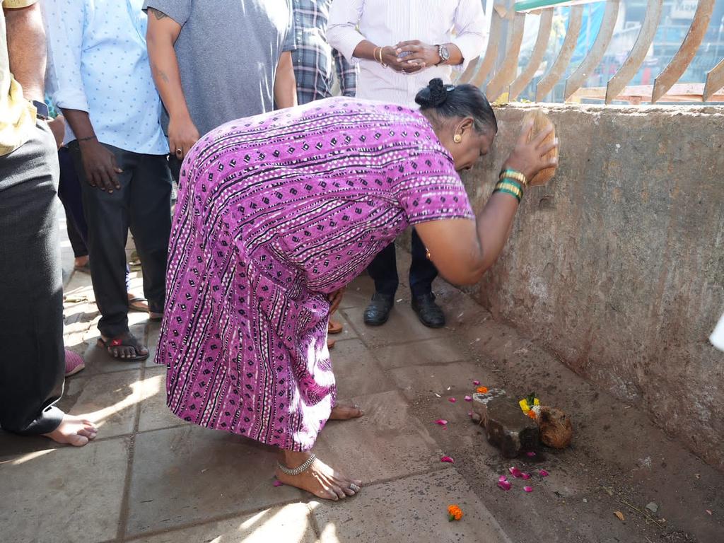 ShelarAshish's tweet photo. वॉर्ड १०१ मधील न्यू कांतवाडी येथील ड्रेनेज व पॅसेजच्या कामाला आज सुरुवात करण्यात आली आहे. या कामाचे आज भूमिपूजन केले.
@poonam_mahajan
@BJP4Mumbai
#VandreWest #development #Mumbai https://t.co/6QbBG5wiOb