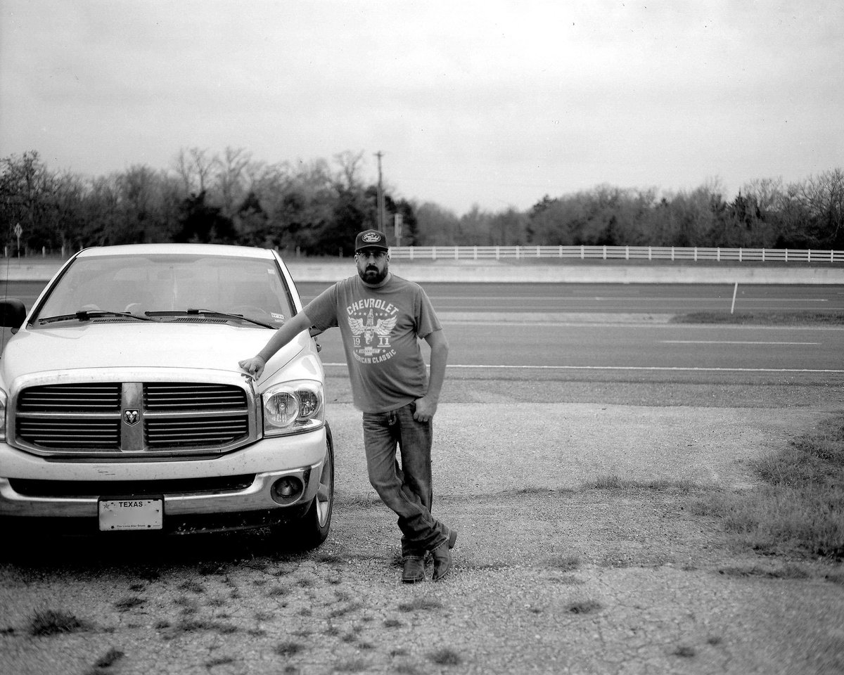 Texomatic's tweet photo. Used that self timer on the old camera last night. Old-school selfie I suppose.
Graflex Speed Graphic press camera
Autoknips IV self timer shutter release
@ILFORDPhoto HP5+ 4x5 film
#largeformatphotography #developityourself https://t.co/FNFK2OEShJ