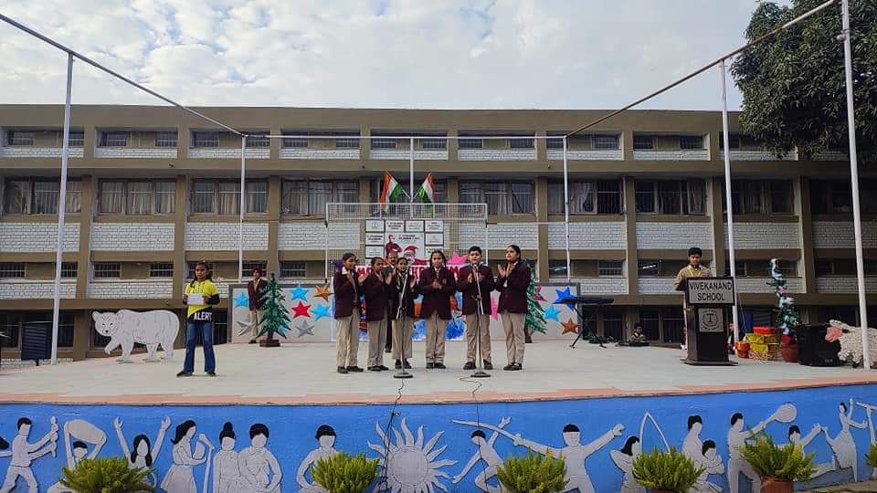 SVMS_Pinjore's tweet photo. St Vivekananda Millennium School, HMT Township, Pinjore, celebrated Christmas, Geeta Jayanti, and Tulsi Pujan with great enthusiasm.

#VivekanandMillenniumSchool 
#TulsiPujanDiwas #TulsiPujaCelebration #ChristmasJoy 🎄 #FestiveCheer 🎅 #HolidaySpirit #MerryAndBright  🎁 https://t.co/A3mPVIkSsl