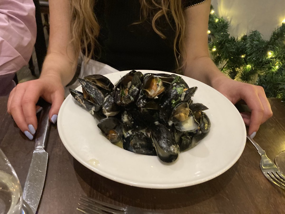 Anita1st tweet media