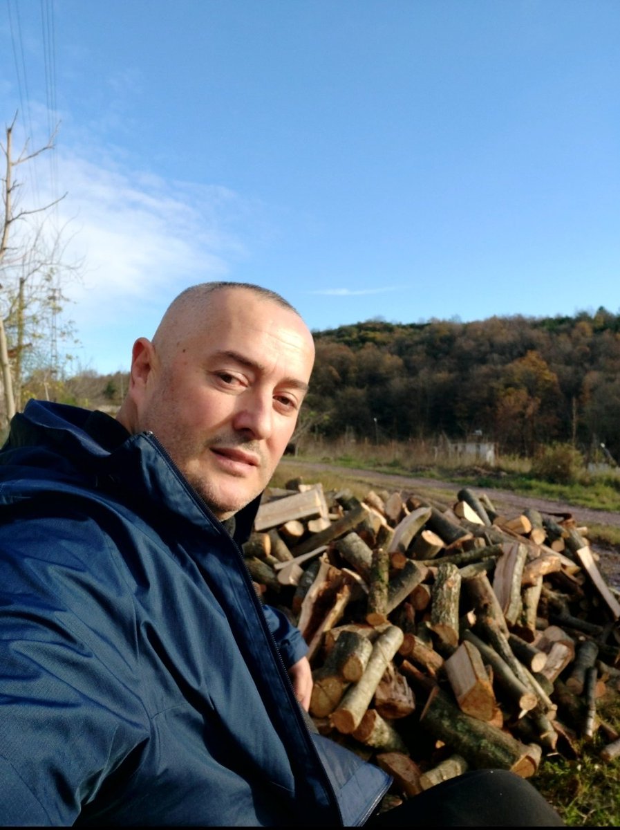 once_vatan__'s tweet image. #yalova  #termal köyün den   Günaydın Dostlar
 Herkese hayırlı pazarlar
Çalışan demir pas tutmaz derler. şömine nin odunlarını taşımaya başlıyalım, kar yağınca dostlarla  sefasını süreriz artık.🫶