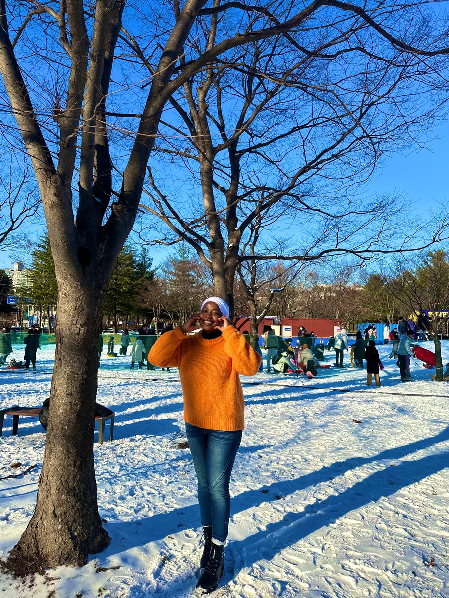 mus_toyy's tweet photo. Frosty vibes and cozy times β winter's embrace feels just right.
#SnowyEscapade #SnowDayMagicβοΈ
@senorita_zee @meet_FOOR https://t.co/4Y2EcJ5Fe8