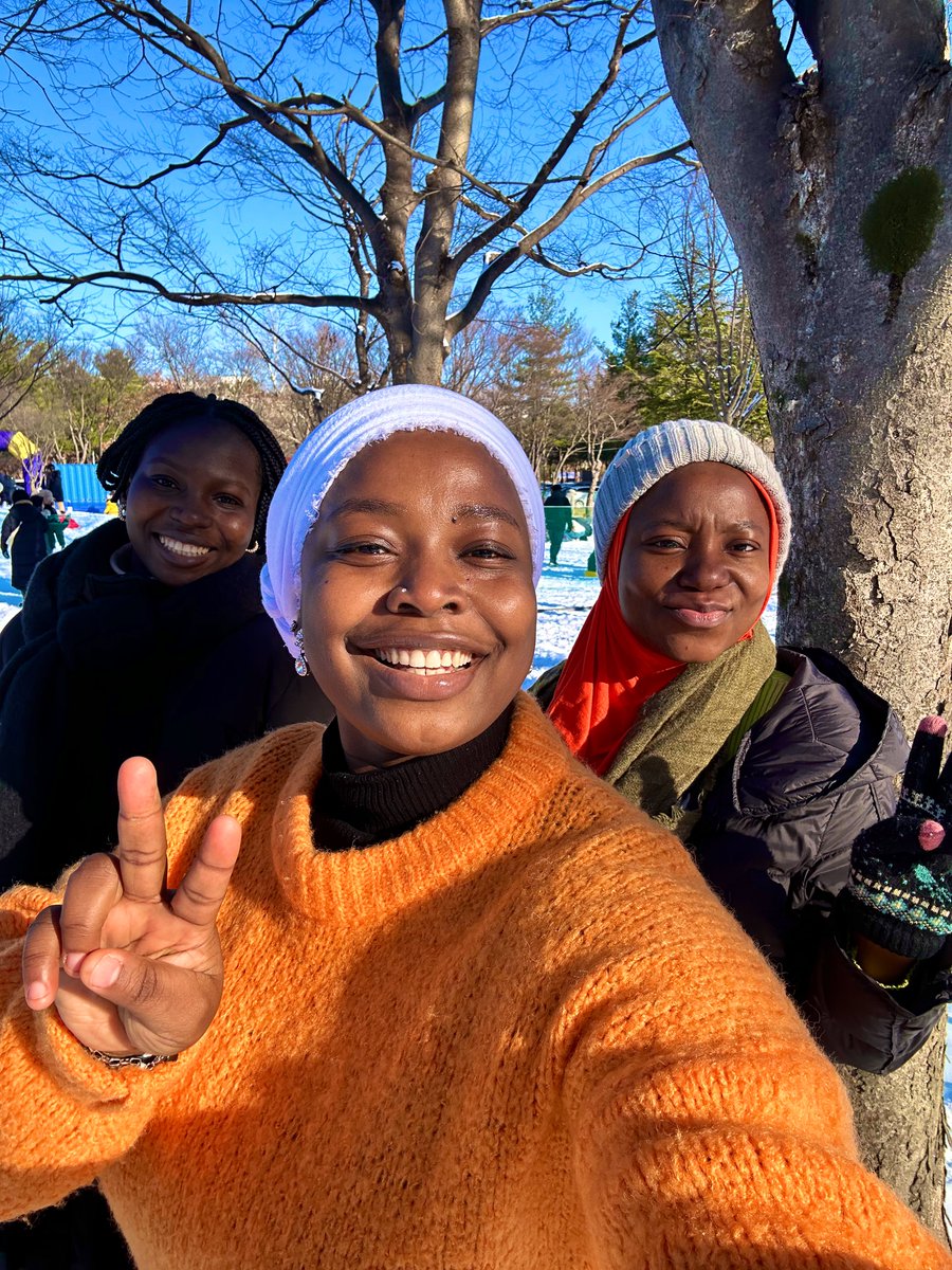 mus_toyy's tweet photo. Frosty vibes and cozy times β winter's embrace feels just right.
#SnowyEscapade #SnowDayMagicβοΈ
@senorita_zee @meet_FOOR https://t.co/4Y2EcJ5Fe8