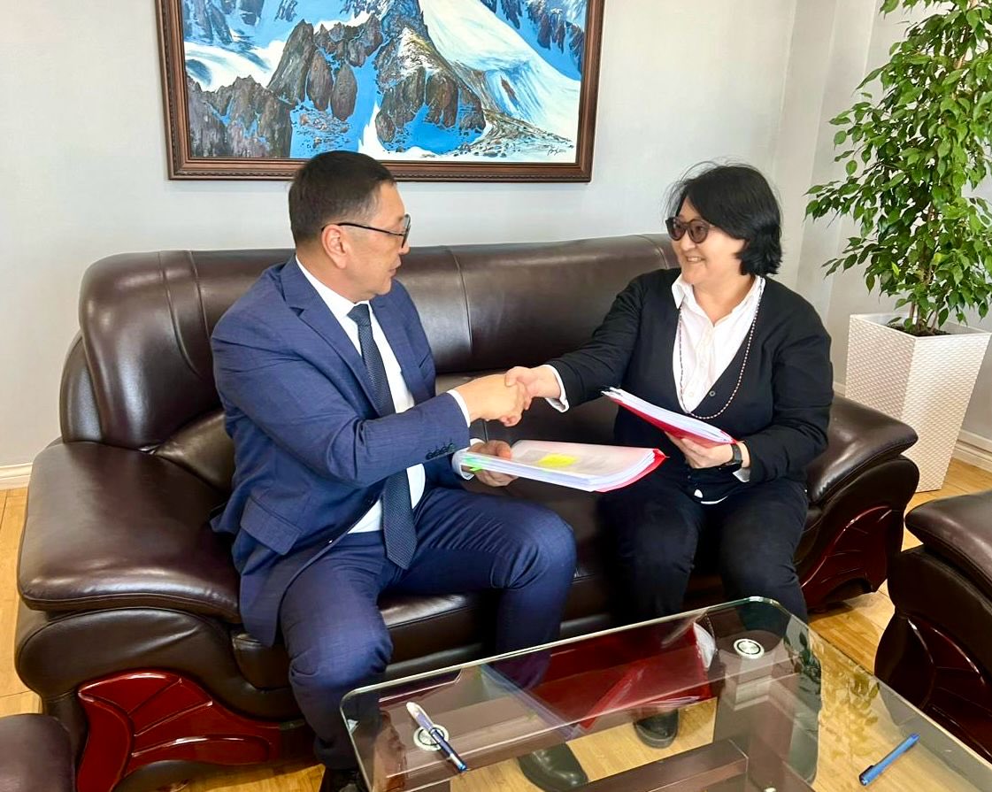 NaveedHNaqvi's tweet photo. The @WorldBank successfully completed negotiations with the Kyrgyz Republic delegation🇰🇬 led by the Minister of Emergency Situations, Boobek Azhikeev on a $52.4 million #RESILAND project aimed at transboundary landscapes restoration with other #CentralAsian countries. https://t.co/7R1Di26qxc