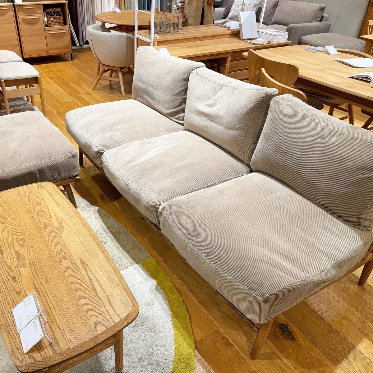 モモナチュラルTAHOCHAIR ①