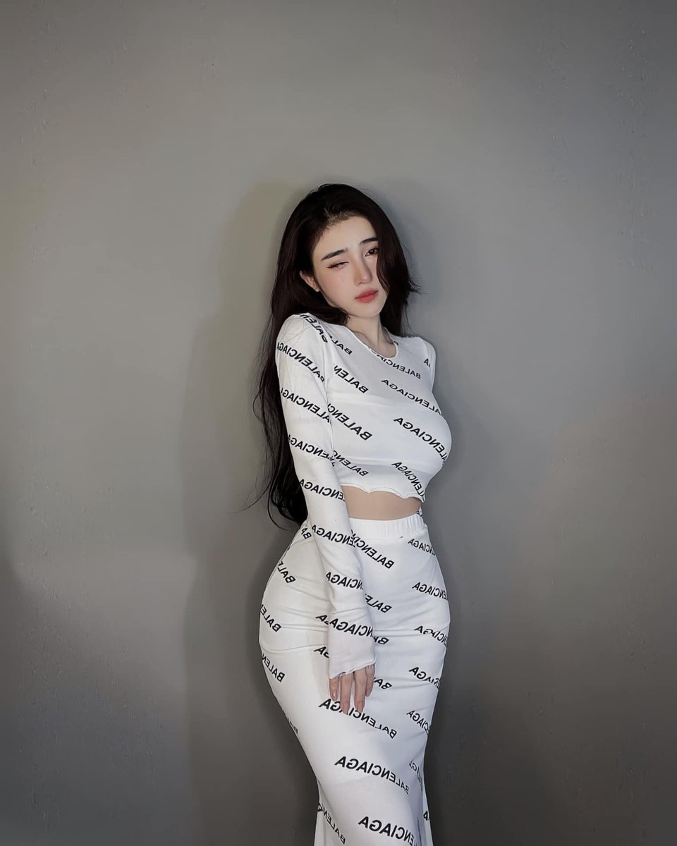 quoolesh82406's tweet photo. tomorrower swingaround bareboat swatch
Tôi là một người phụ nữ yêu thích mua sắm và muốn tìm một người bạn đặc biệt để cùng đi mua sắm và thử những bộ trang phục mới. Bạn có muốn trở thành người tư vấn thời trang của tôi không? https://t.co/1ZqL7rsAjv