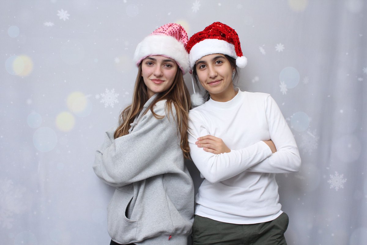 CSBucharest's tweet image. 📸🎄 Winter Bazaar Photobooth Fun! 🌟👨👩👧👦
Our students, staff, and families created unforgettable memories at the Winter Bazaar Photobooth, capturing the festive spirit and joy of the season! 📸🎉 #Belonging #CSBWinterBazaar #PhotoboothFun #SchoolCommunity