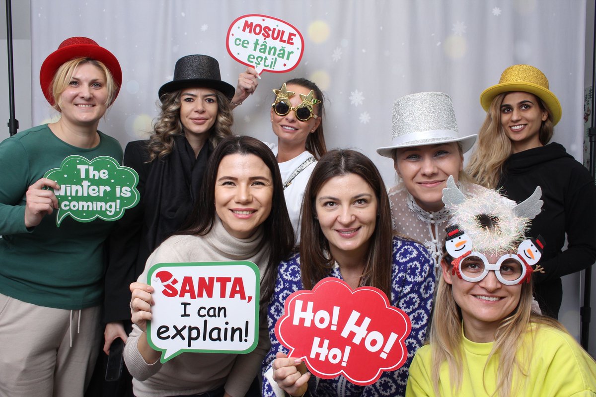 CSBucharest's tweet image. 📸🎄 Winter Bazaar Photobooth Fun! 🌟👨👩👧👦
Our students, staff, and families created unforgettable memories at the Winter Bazaar Photobooth, capturing the festive spirit and joy of the season! 📸🎉 #Belonging #CSBWinterBazaar #PhotoboothFun #SchoolCommunity