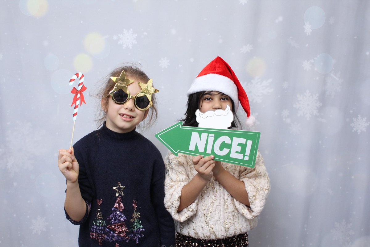 CSBucharest's tweet image. 📸🎄 Winter Bazaar Photobooth Fun! 🌟👨👩👧👦
Our students, staff, and families created unforgettable memories at the Winter Bazaar Photobooth, capturing the festive spirit and joy of the season! 📸🎉 #Belonging #CSBWinterBazaar #PhotoboothFun #SchoolCommunity